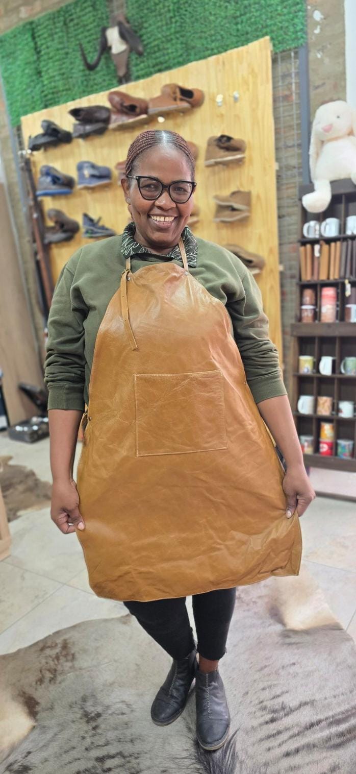 Apron (Genuine Leather) - 1 Pocket with lining at the back